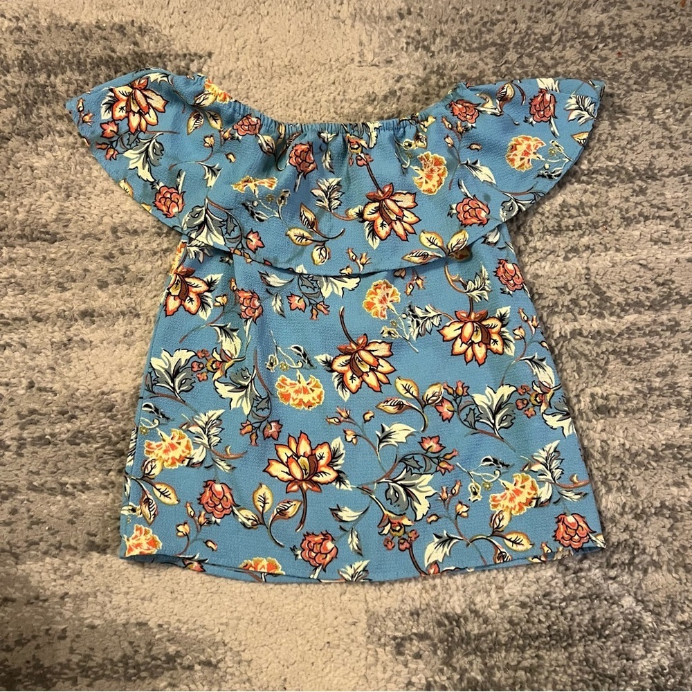 me.n.u. Floral Top